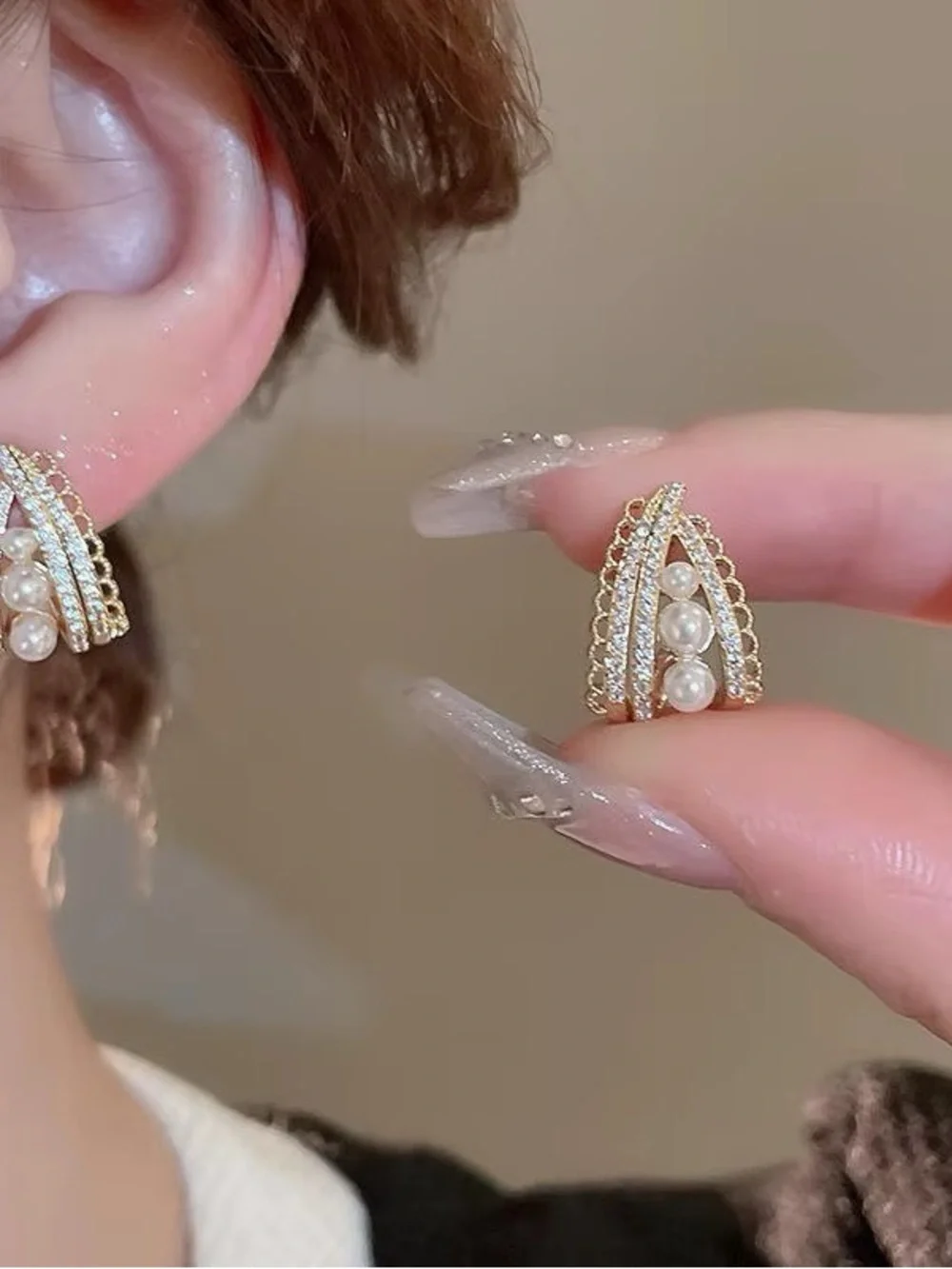 *** High Quality Gold Pearl Cluster Stud Earrings - Elegant Women Jewelry